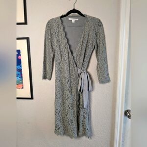 Diane Von Furstenberg Lace Wrap Dress Sheer 3/4 Sleeves Satin Tie Size 0 Formal